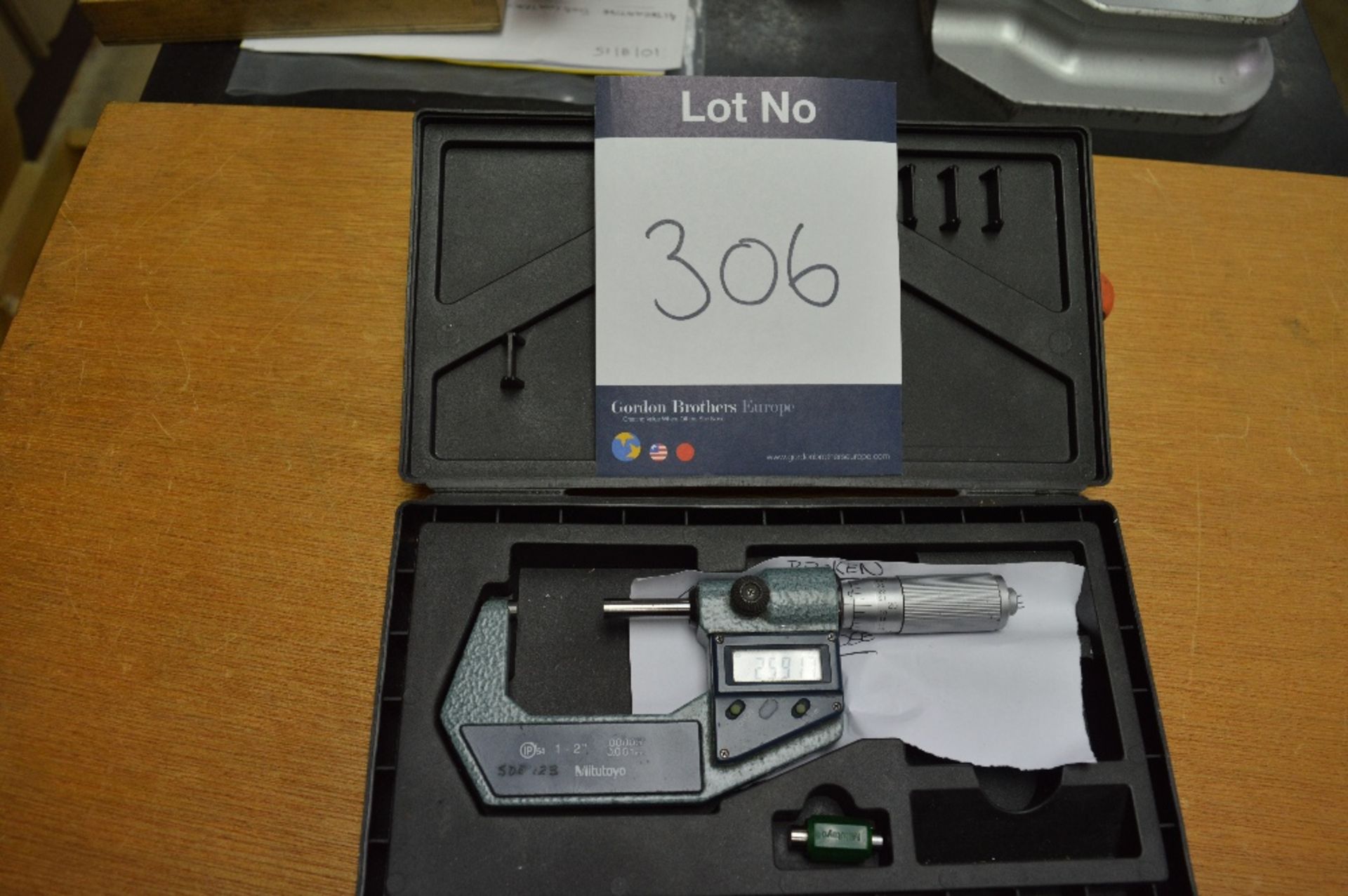 Mitutoyo 1-2" Digital Micrometer
Serial Number: SD