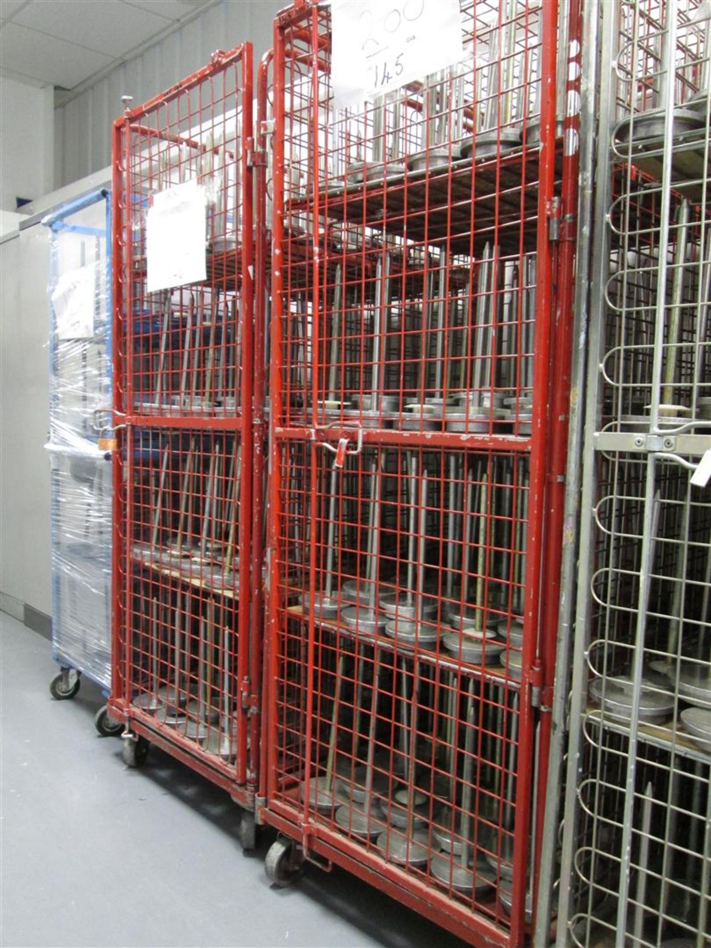 Trolley and contents (200: CD / DVD spindles (aluminium base / stainless steel spindle)

Note:

This