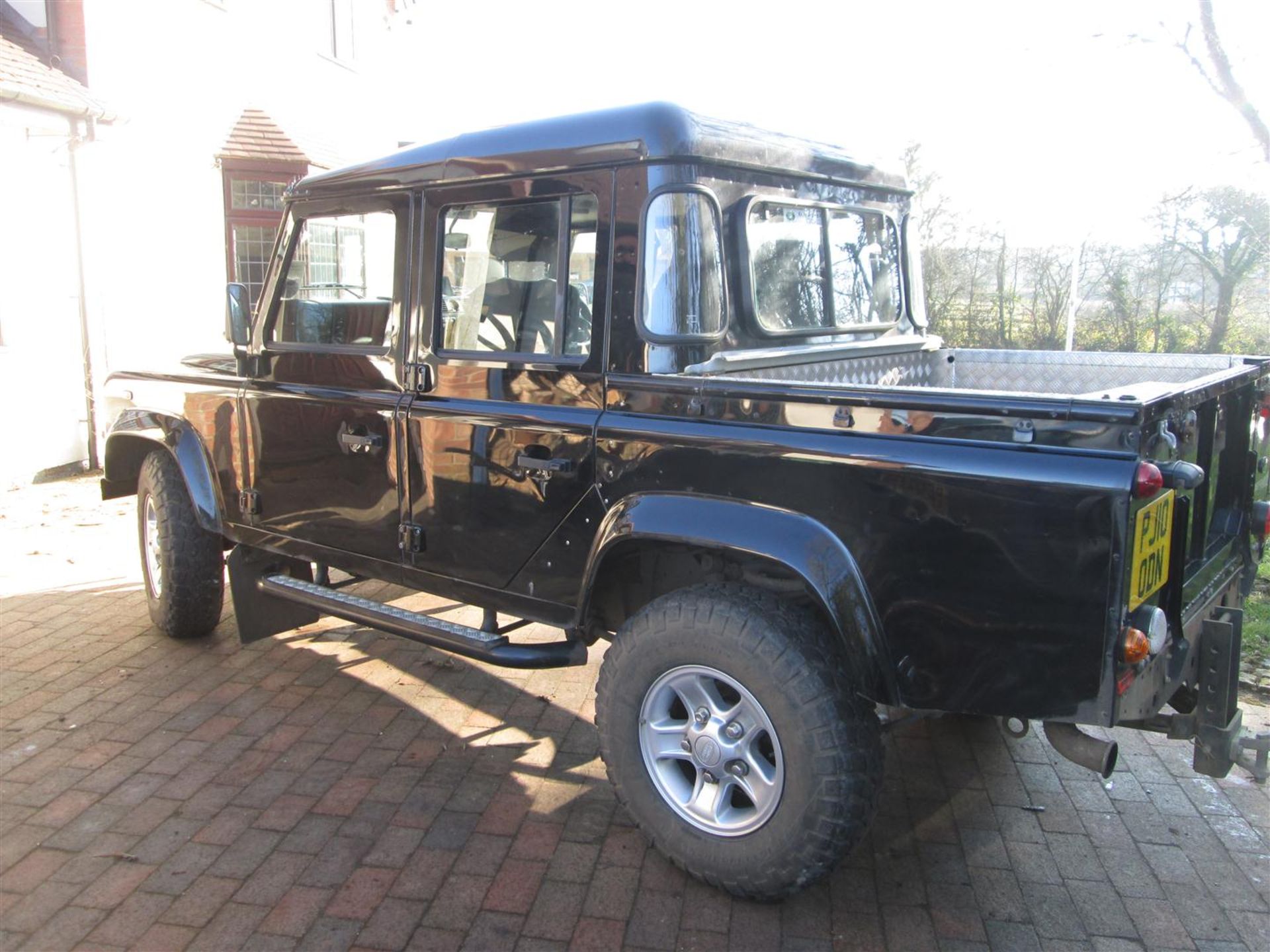 LAND ROVER Defender 110 XS DC LWB (2010) - Image 8 of 20