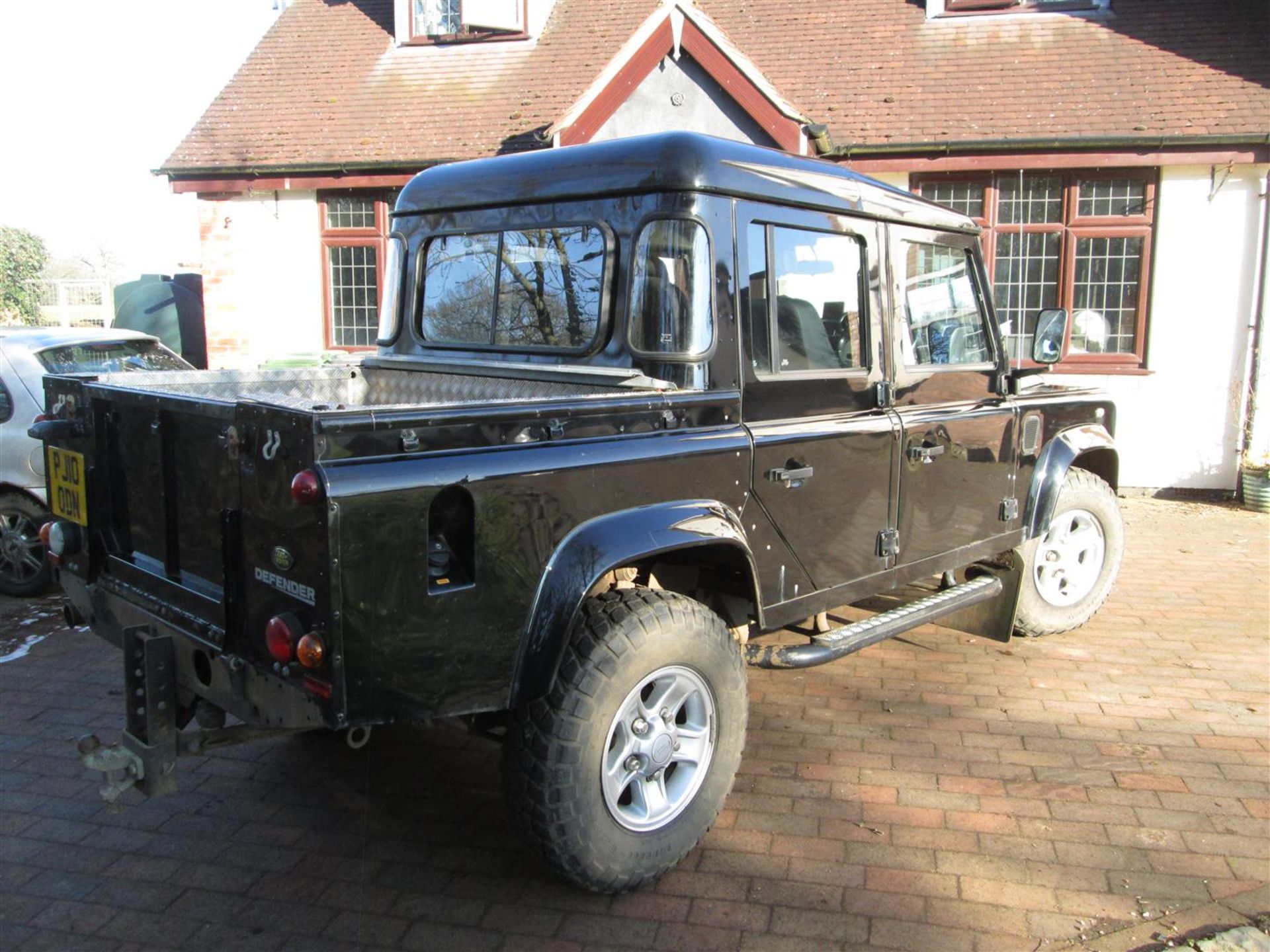 LAND ROVER Defender 110 XS DC LWB (2010) - Image 3 of 20