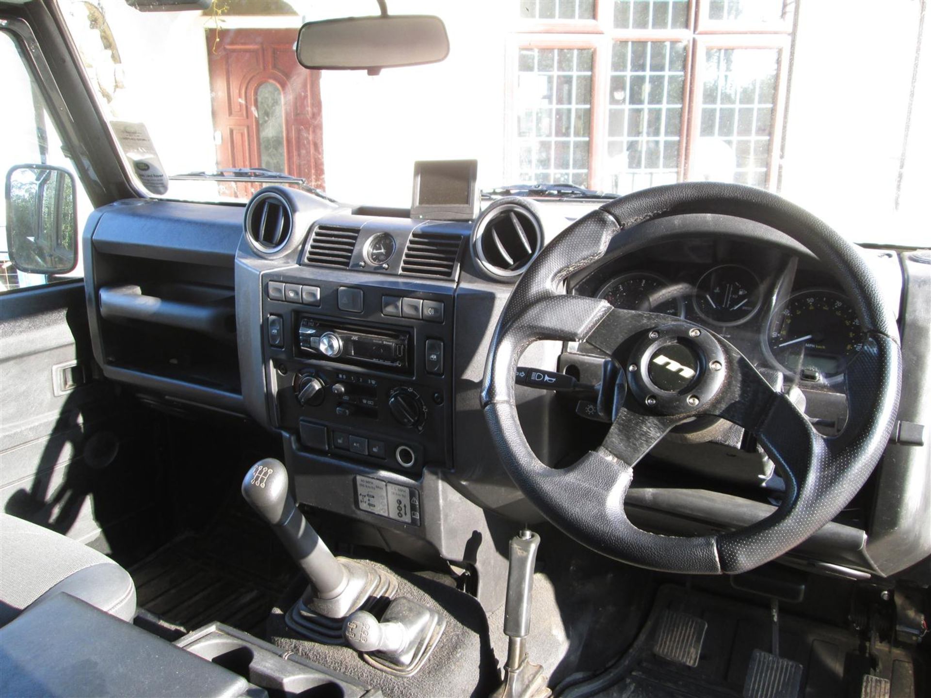 LAND ROVER Defender 110 XS DC LWB (2010) - Image 12 of 20