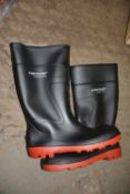 Dunlop black safety wellington boots Size 11 New & unused