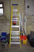 Youngman 7 tread fibreglass step ladder
F8331H