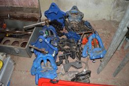 10 - various pipe clamps & vices