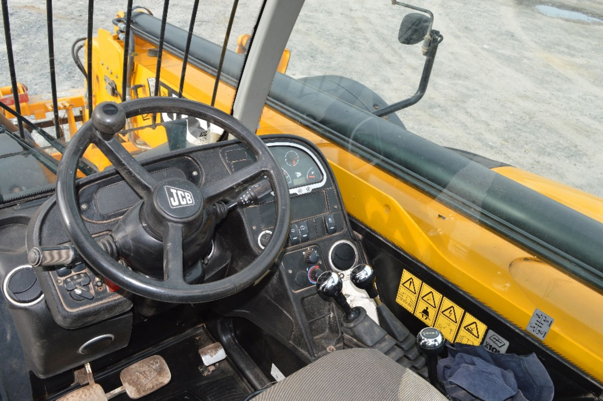 JCB 535 - 125 Hi-Viz 12.5 metre telescopic handler 
Year: 2012
S/N: 2145026
Recorded Hours: 3016 - Image 14 of 14