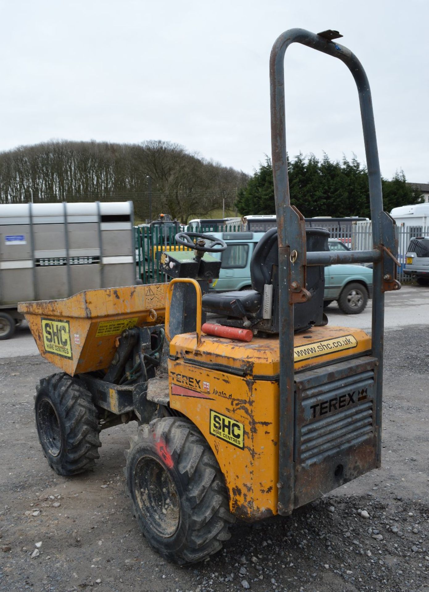 Benford Terex HD1000 1 tonne hi-tip dumper
Year: 2004
S/N: E411HM536
Recorded Hours: 1900 S5470 - Image 4 of 12