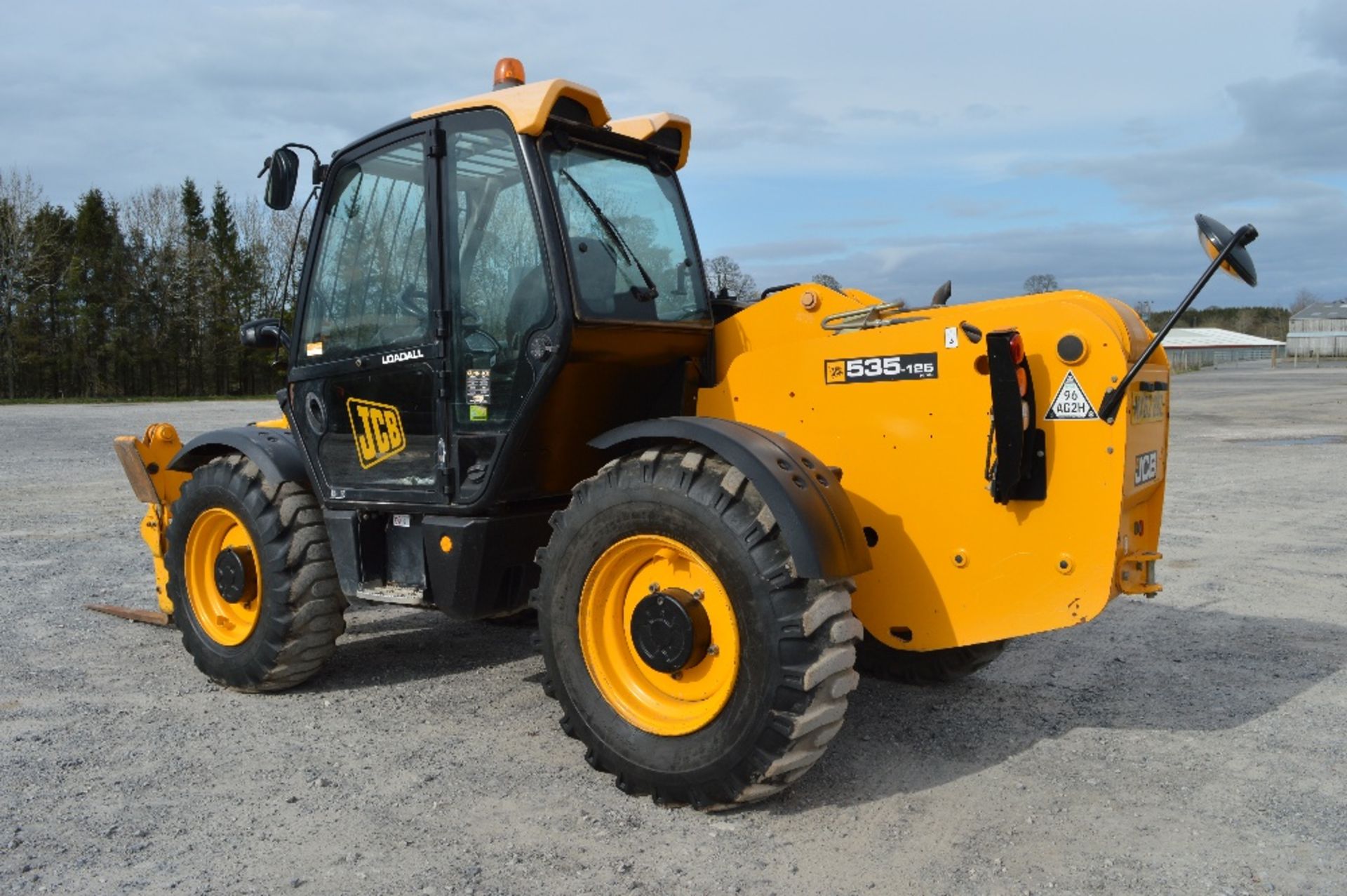 JCB 535 - 125 Hi-Viz 12.5 metre telescopic handler 
Year: 2012
S/N: 2145026
Recorded Hours: 3016 - Image 3 of 14