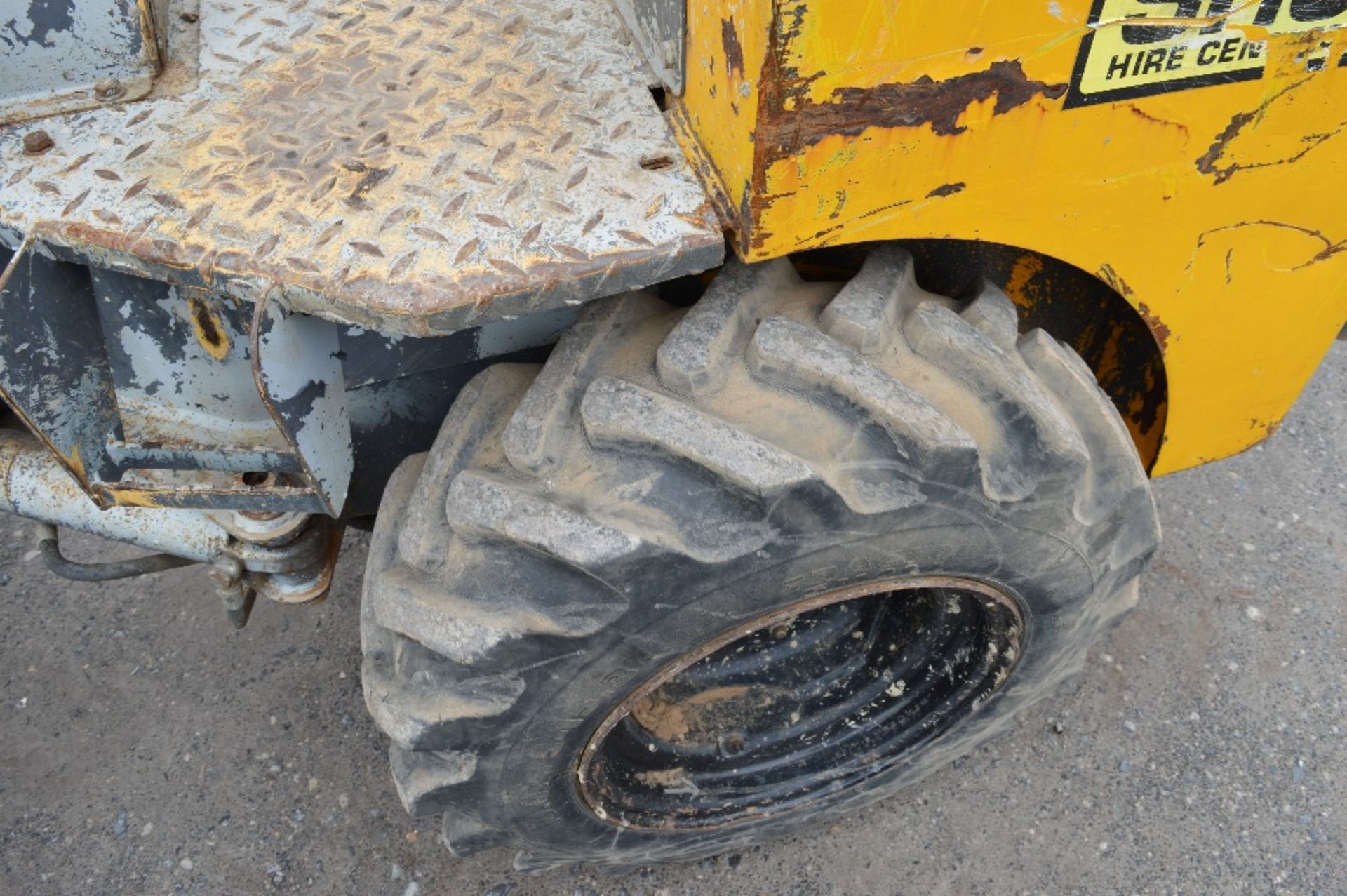 Benford Terex HD1000 1 tonne hi-tip dumper
Year: 2004
S/N: E403HM115
Recorded Hours: 2328
S5226 - Image 10 of 12