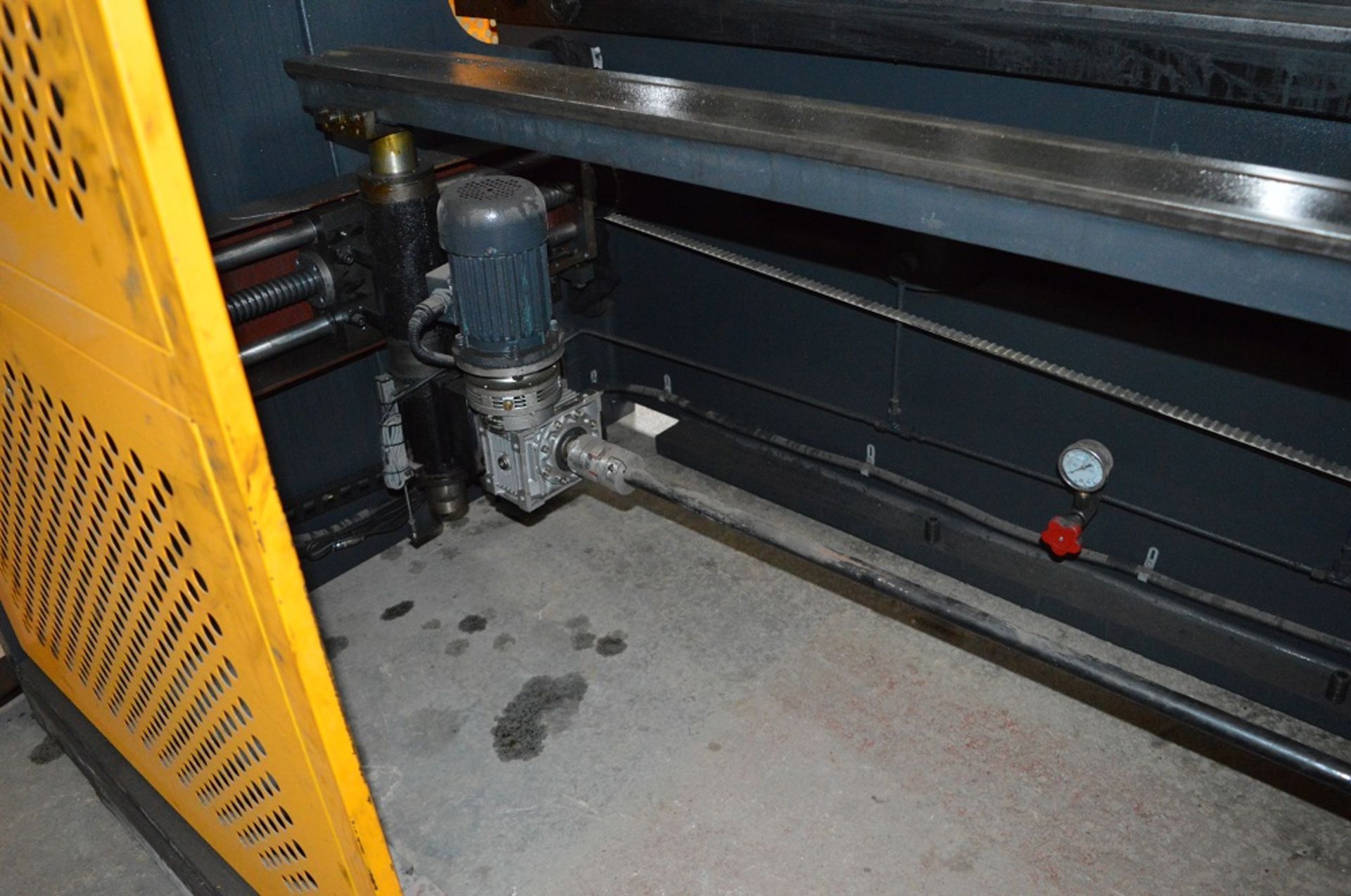 Carter WC67K 125 tonne CNC hydraulic press brake - Image 8 of 12