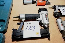 Makita AT638 pneumatic nail gun