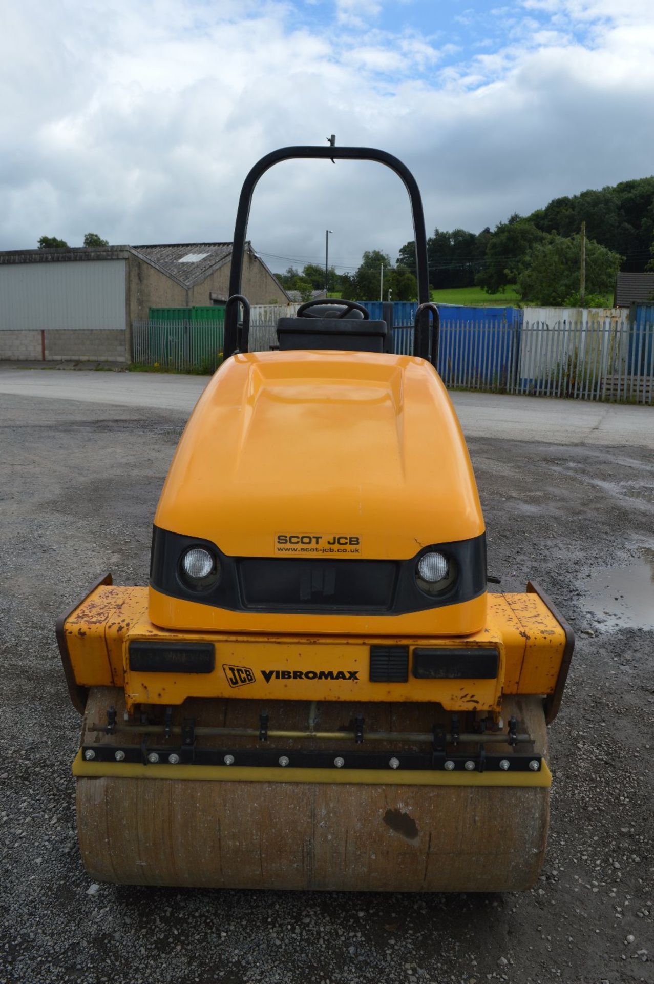 JCB VMT 260-120 double drum ride on roller
Year: 2007
S/N: 1700757
Recorded Hours: Not displayed - Image 5 of 7