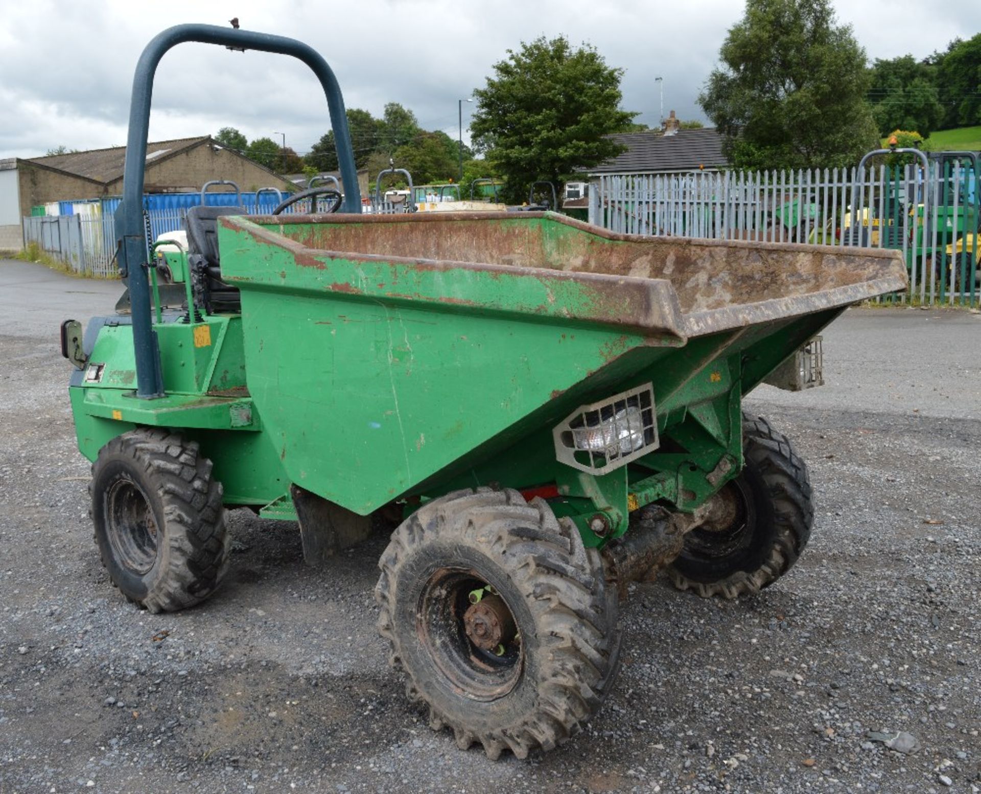 Benford Terex 3 tonne straight skip dumper
Year: 2007
S/N: E707FR213
Recorded Hours: 1778