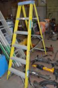 Clow 5 tread fibreglass step ladder A564237