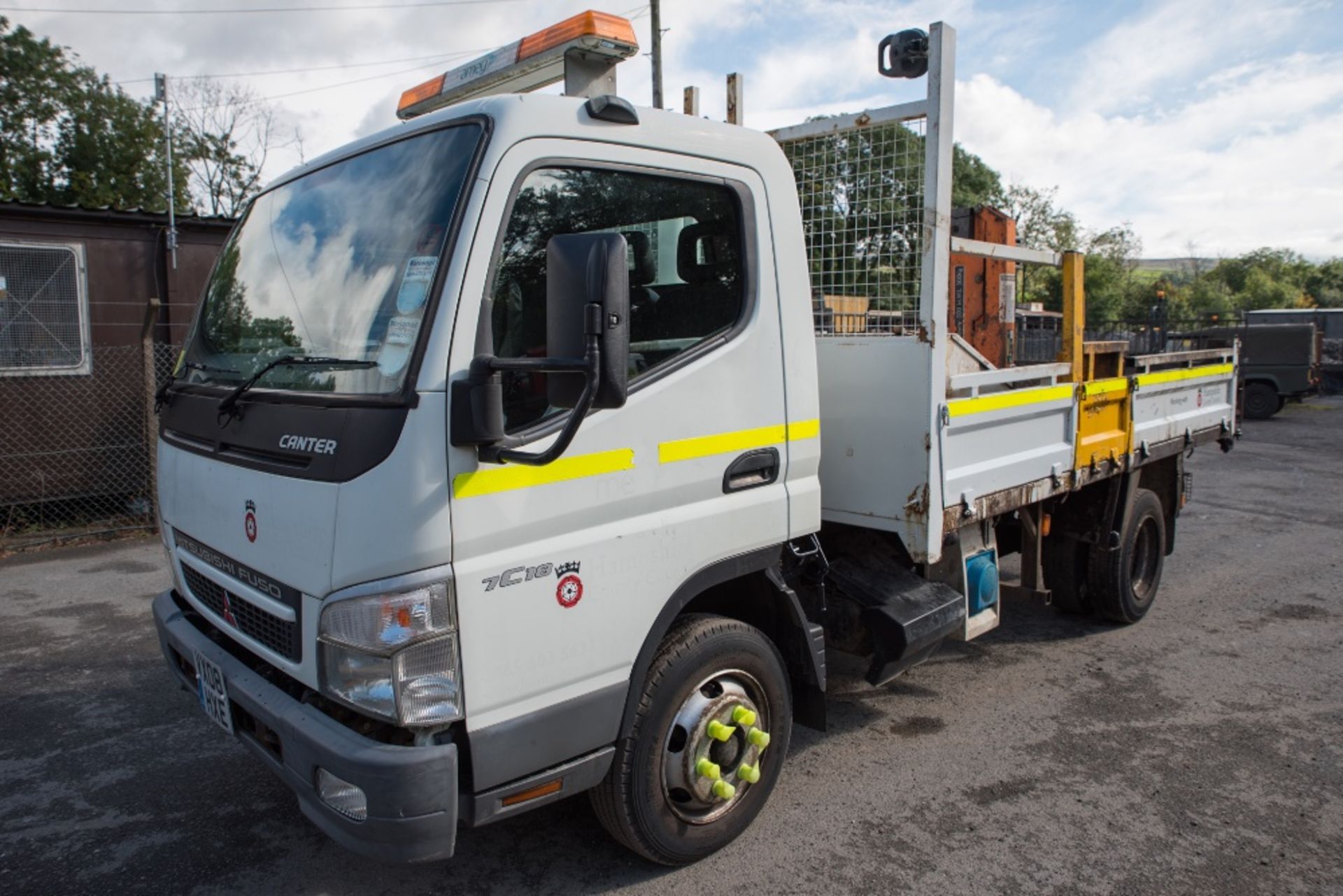Mitsubishi Fuso 7C18 Canter 7.5 tonne tipper wagon
Registration Number: VX08 HXE
Date of - Image 2 of 7