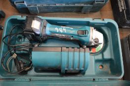 Makita 18v cordless angle grinder c/w charger & carry case KNT0270
