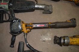 JCB hydraulic anti-vibe breaker 194610 **Please assume this lot isn't working unless tested on