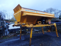 Econ 5 cube De Mountable Gritting body,
Year: 2008
S/N: SJ004750
c/w HATZ power pack, control box