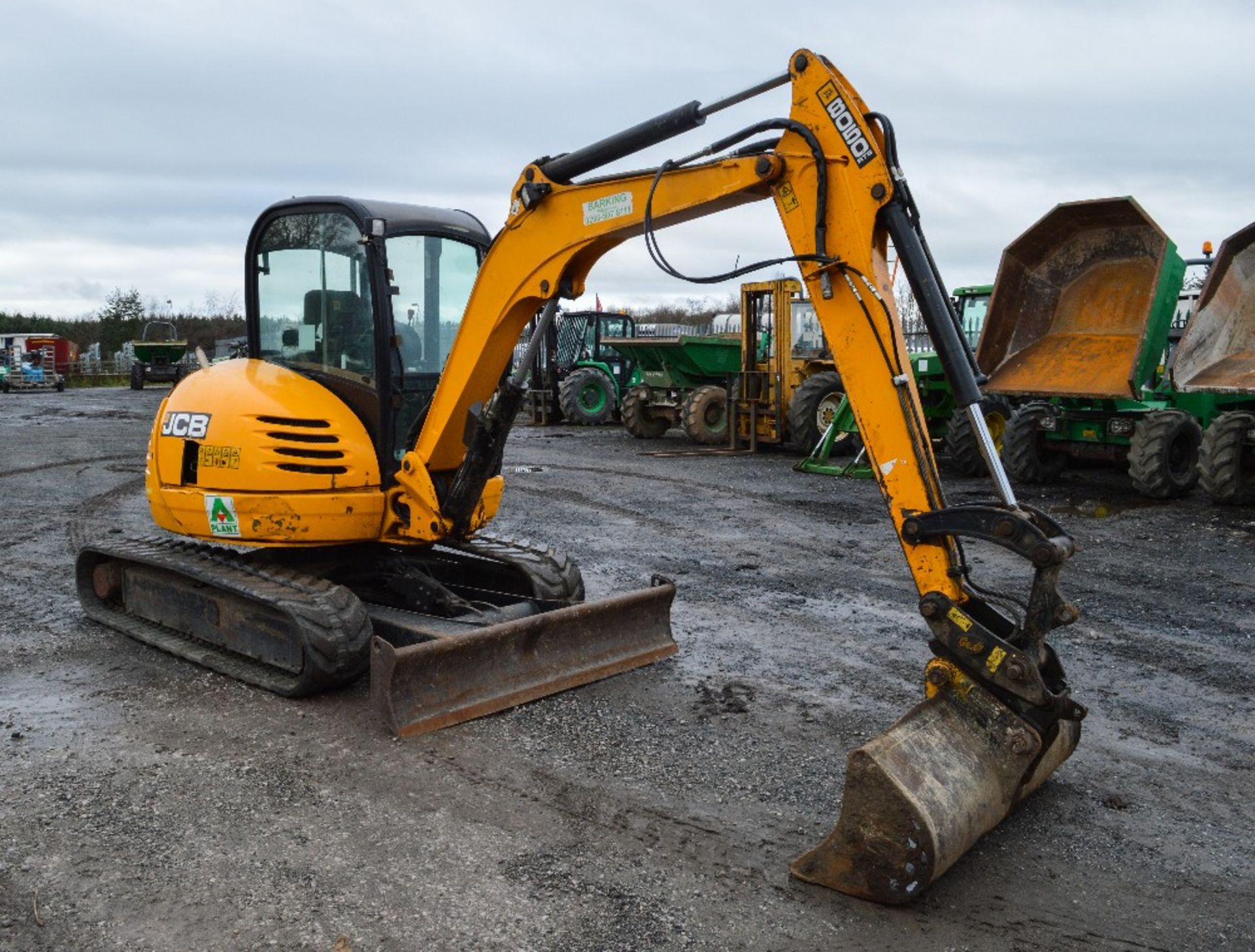 JCB 8050 RTS 5 tonne reduced tail swing rubber tracked mini excavator
Year: 2011
S/N: 1741664 - Image 4 of 12