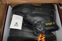 Pair of Ambler black safety boots size 11 New & unused