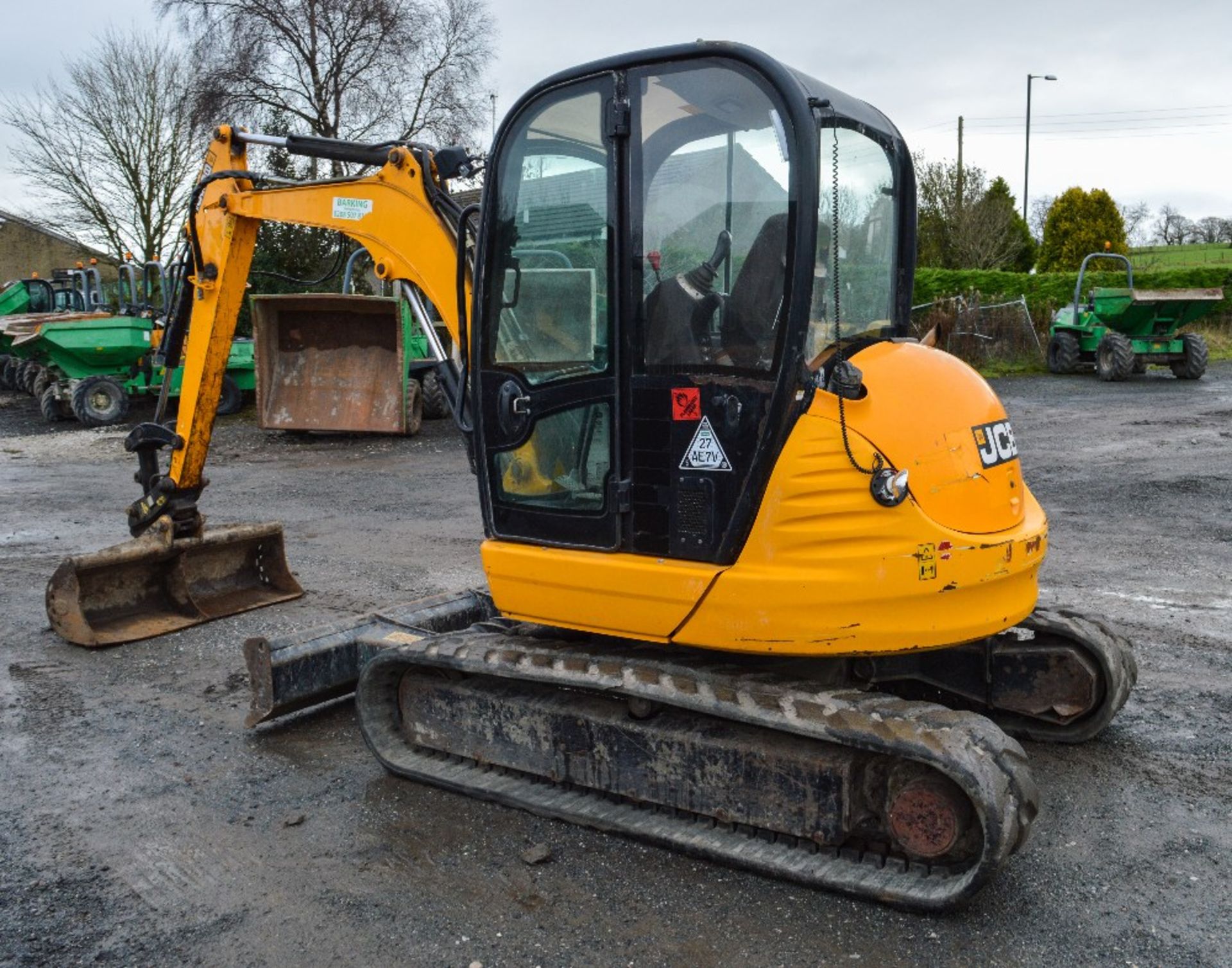 JCB 8050 RTS 5 tonne reduced tail swing rubber tracked mini excavator
Year: 2011
S/N: 1741664 - Image 2 of 12