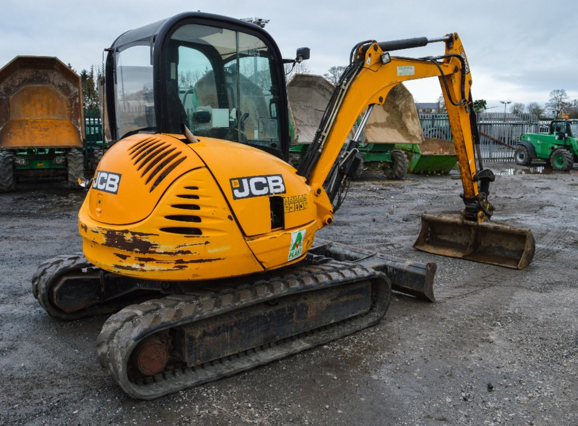 JCB 8050 RTS 5 tonne reduced tail swing rubber tracked mini excavator
Year: 2011
S/N: 1741664 - Image 3 of 12