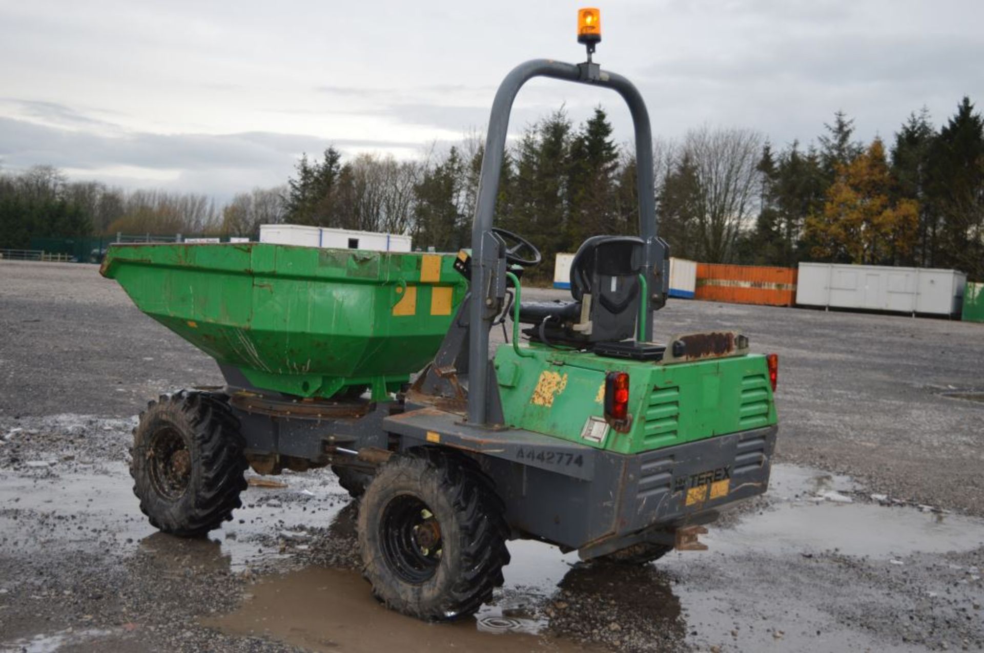 Benford Terex 3 tonne swivel skip dumper
Year: 2007
S/N: E708FS336
Recorded Hours: 648
A442774 - Image 2 of 12