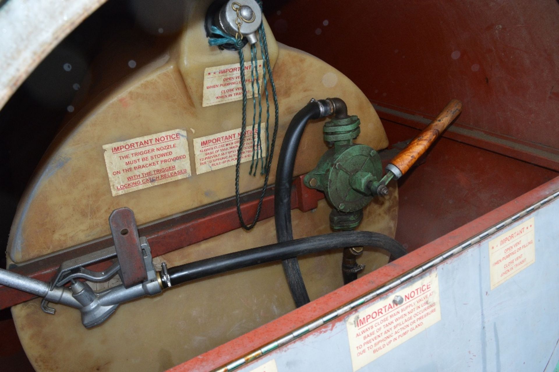 Trailer Engineering 250 gallon fast tow fuel bowser
c/w manual pump, delivery hose & nozzle - Image 2 of 2