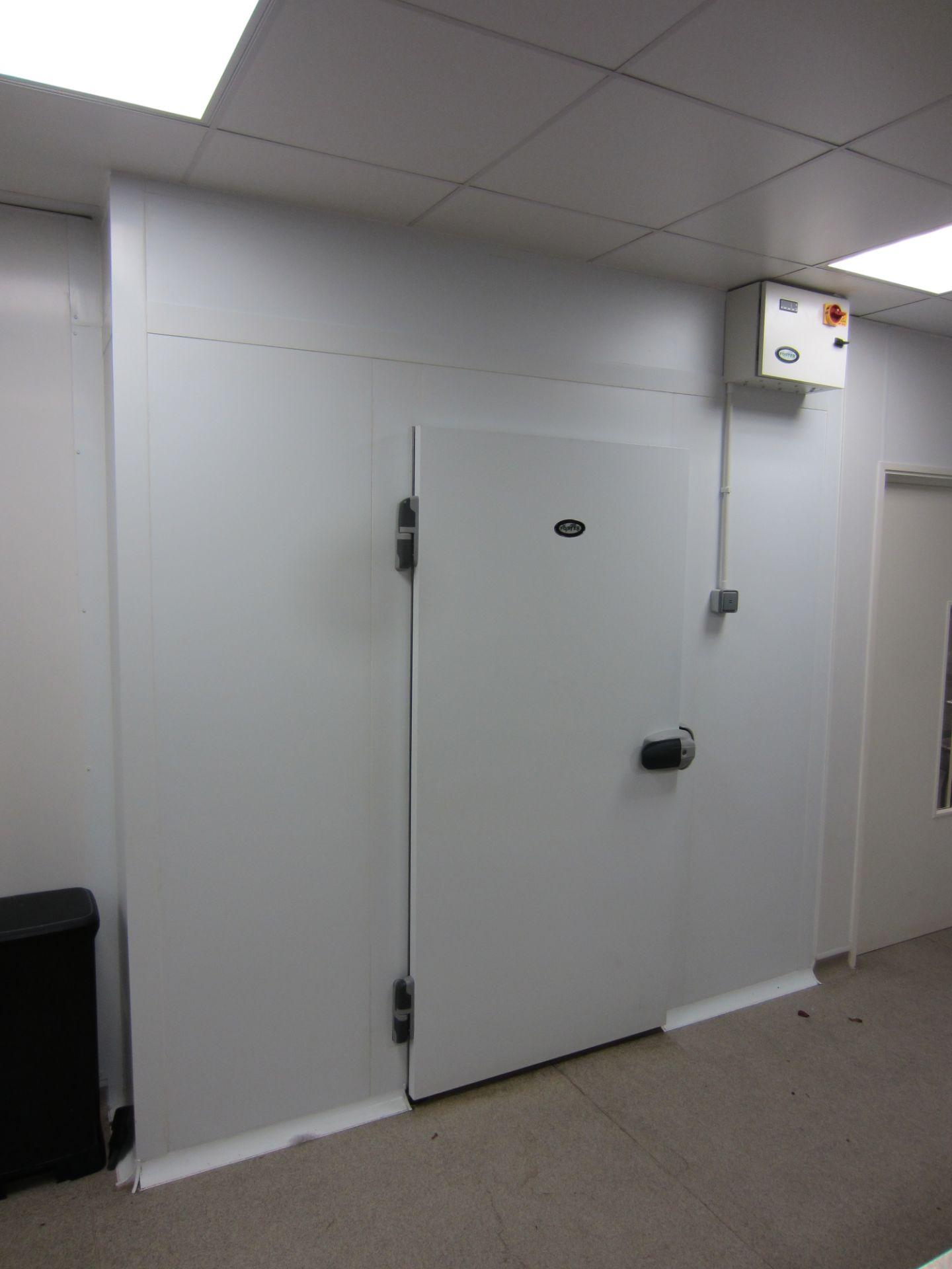 The Foster Sectional Walk-In Single Freezer Room Installation - Image 2 of 7