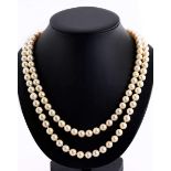 Pearl necklaceNecklace length: ca. 52 cm. Total weight: ca. 116 g. 18 ct white gold. Classic