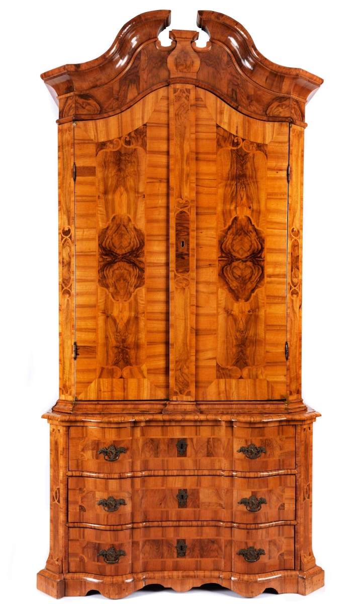 Baroque cabinet-on-chest with fine veneerHeight: 248 cm. Width: 130 cm. Depth: 74 cm. Probably