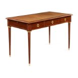 Elegant Louis XVI bureau platHeight: 74.5 cm. Width: 122 cm. Depth: 67 cm. France, 18th century. Oak