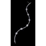 Diamond braceletLength: ca. 18 cm. Weight: ca. 7.4 g. 18 ct white gold. Dainty, modern bracelet