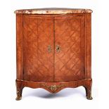 Rococo-style corner cabinetHeight: 85.5 cm. Width: 75 cm. Depth: 52 cm. Side length: 53.5 cm.