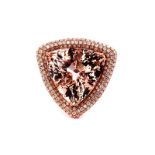 Morganite and diamond ringRing size: 53. Weight: ca. 12 g. 18 ct rose gold. Modern, decorative