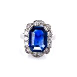 Sapphire and diamond ringRing size: 52/ 53. Weight: ca. 10.2 g. Platinum. Circa 1940. Accompanied by