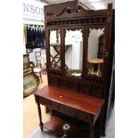 A 20th Century reproduction hall stand i