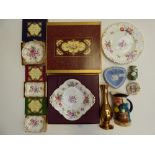 A boxed Royal Crown Derby posie footed b