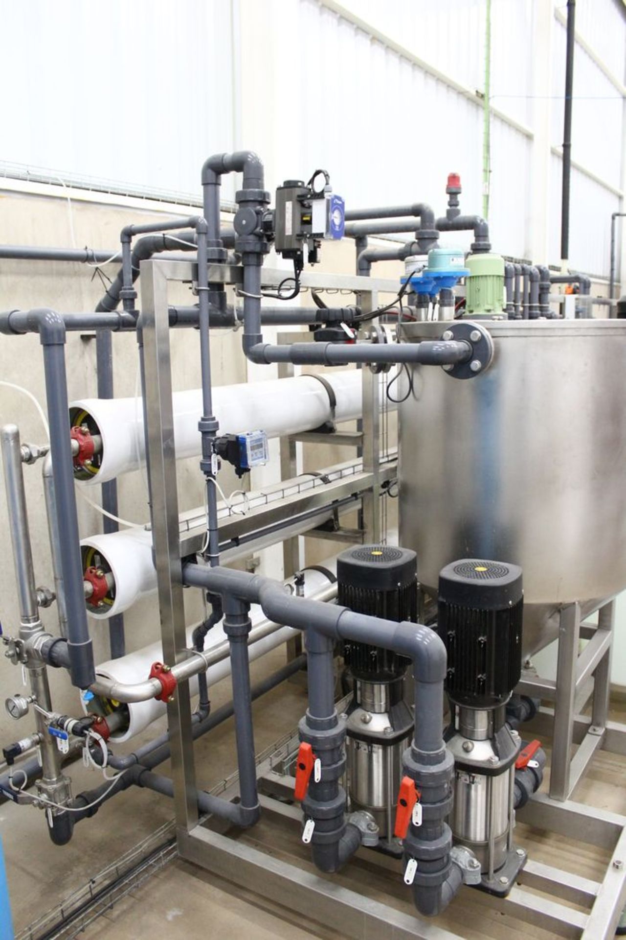 Water treatment system - Image 6 of 17