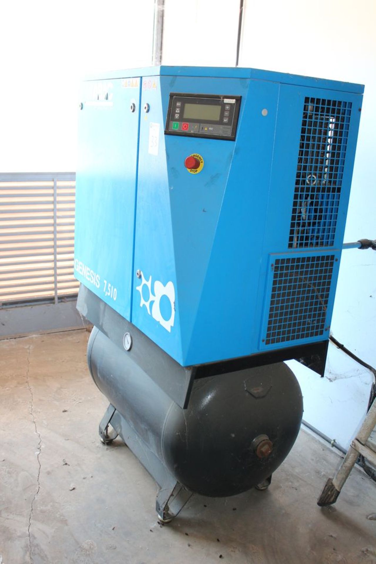 Air compressor - Image 2 of 3