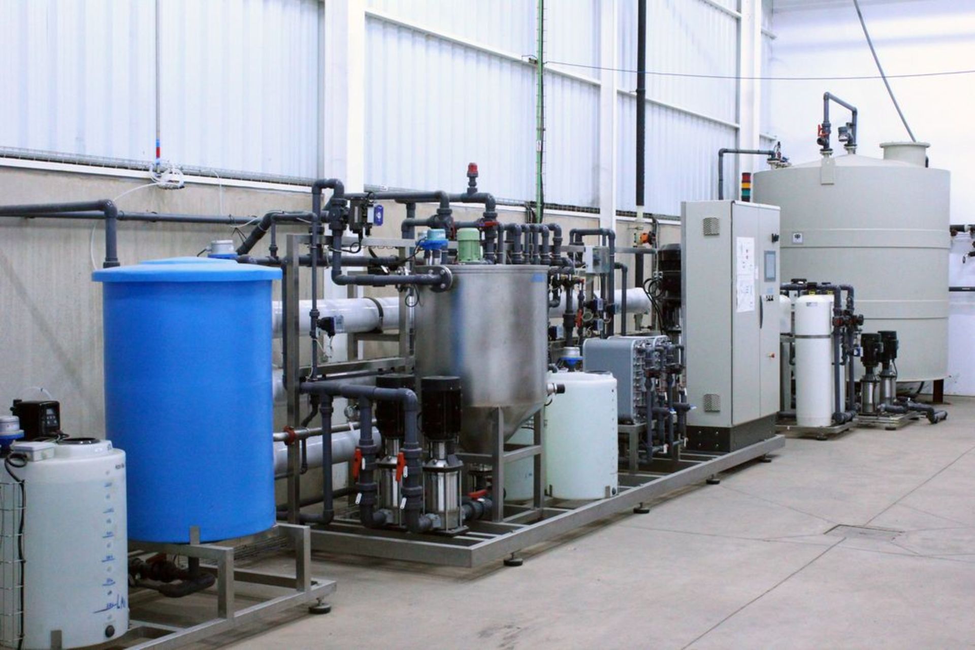 Water treatment system - Image 5 of 17