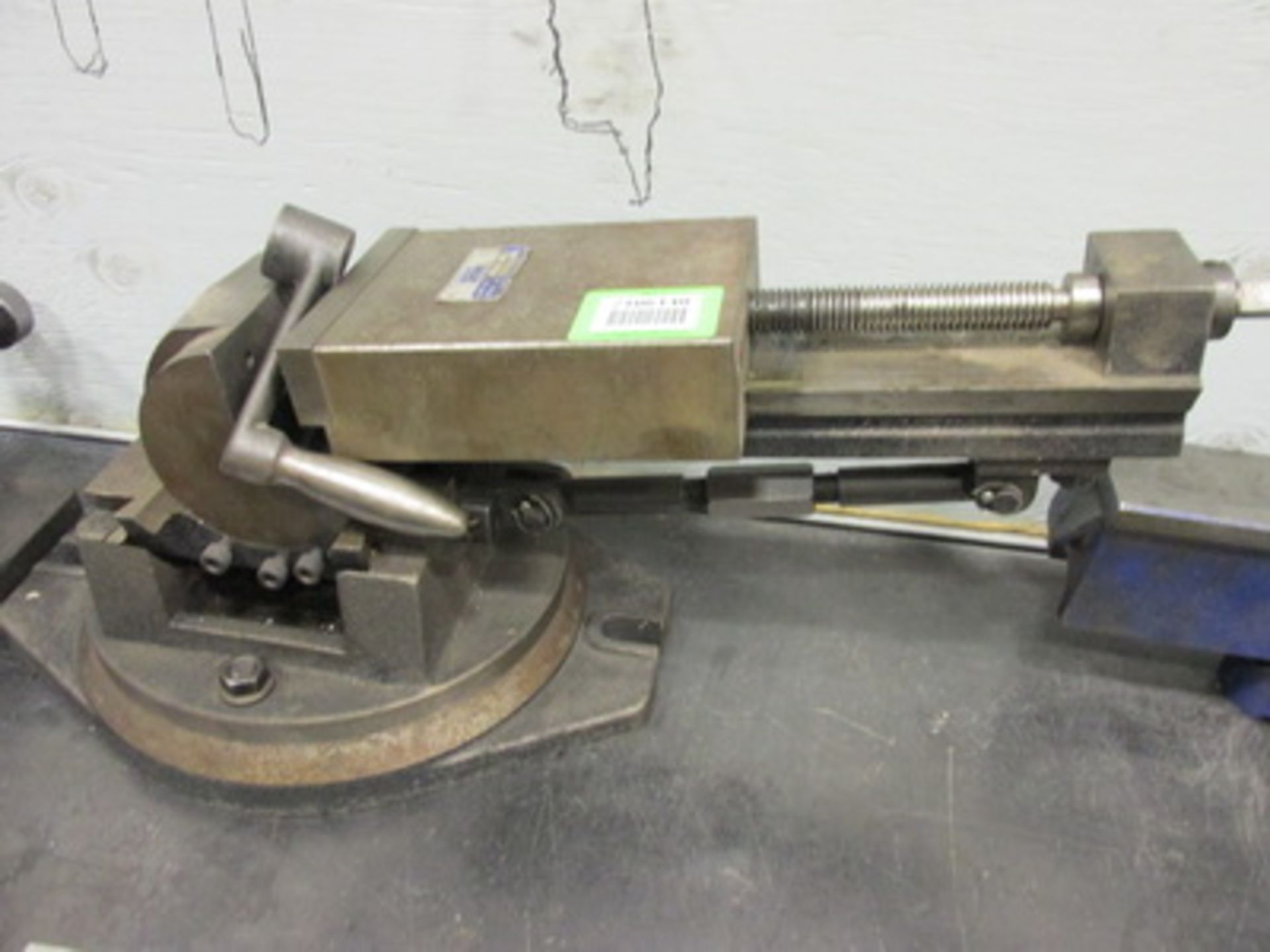 STM Universal Machine Vise