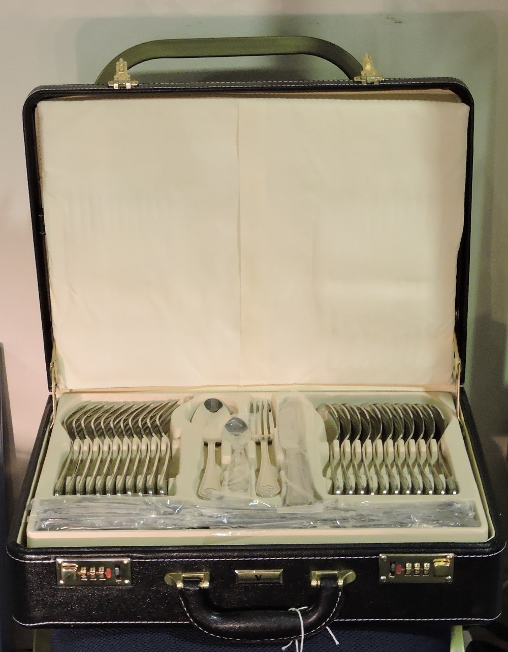 A cased plated Versailles 72 piece cante