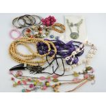 A quantity of costume jewellery, (qty)