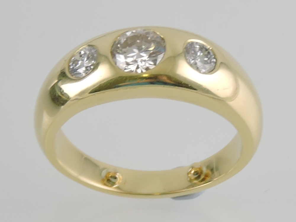 An 18ct gold gent's three-stone diamond - Image 11 of 12