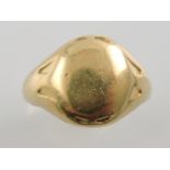 An 18ct gold signet ring, 10.7g.