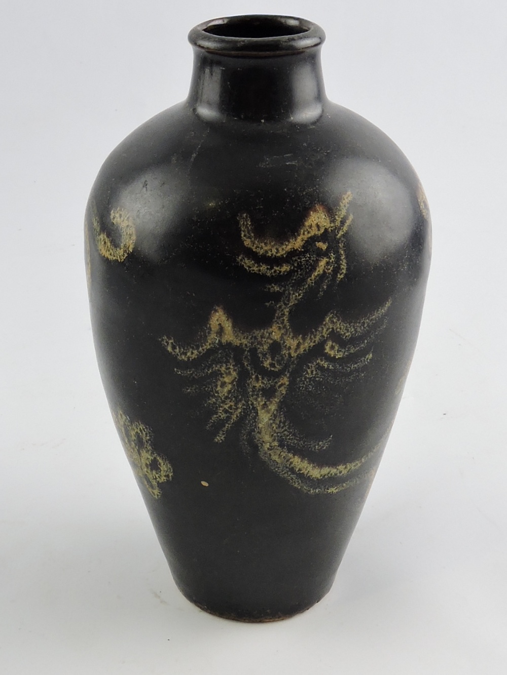 A Jizhou kiln vase, decorated with phoen
