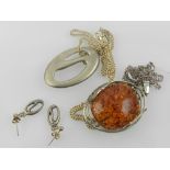 A quantity of costume jewellery, to incl