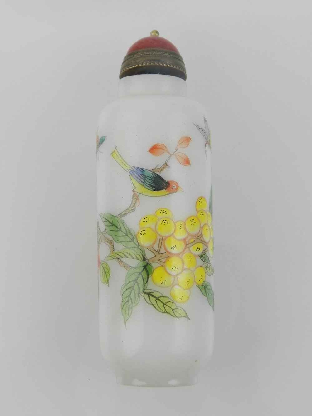 A Cinese white glass scent bottle decora