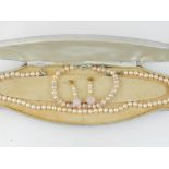 A pearl necklace, together with bracelet