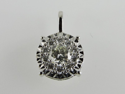 An 18ct white gold diamond cluster pendant, 0.51ct.